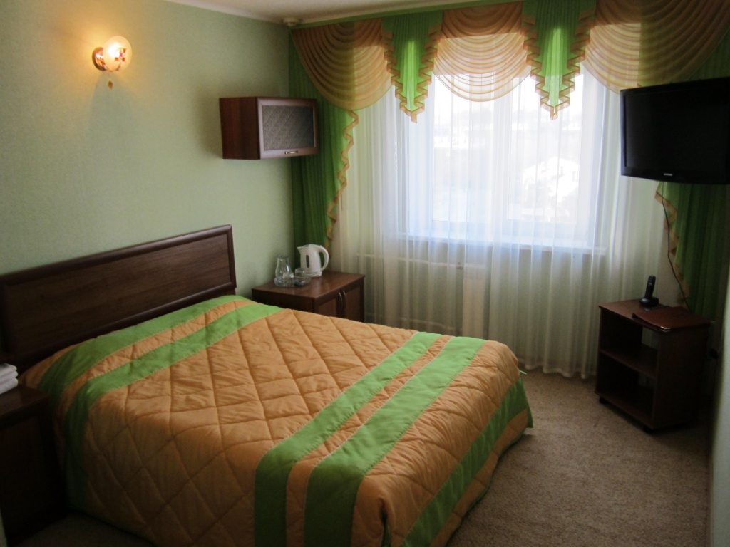 Люкс (2-комнатный Улучшенный) гостиницы Братск