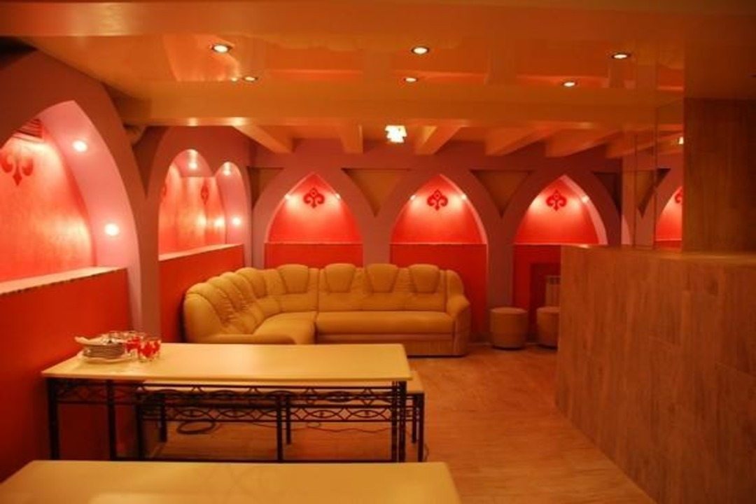 Турецкая баня, Гостиница Эльбрус