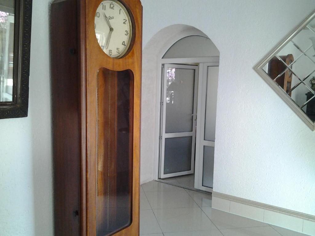 Трехместный (Стандартный трехместный номер) гостевого дома Фаина, Новомихайловский