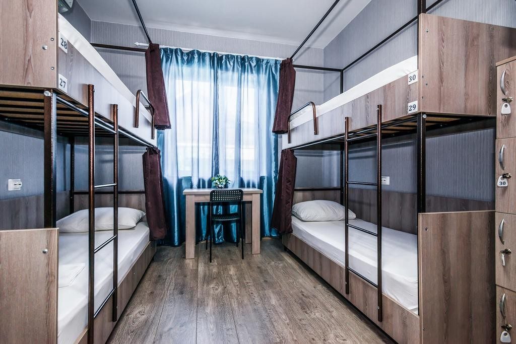 Восьмиместный (Койко-место в восьмиместном номере, мужской) хостела Villa Hostel, Краснодар