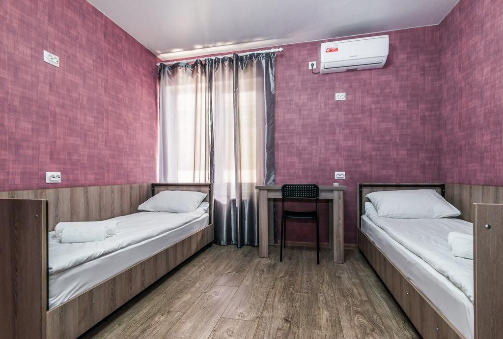 Трехместный (Койко-место в 3-местном общем номере для женщин) хостела Villa Hostel, Краснодар