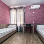 Трехместный (Койко-место в 3-местном общем номере для женщин), Хостел Villa Hostel