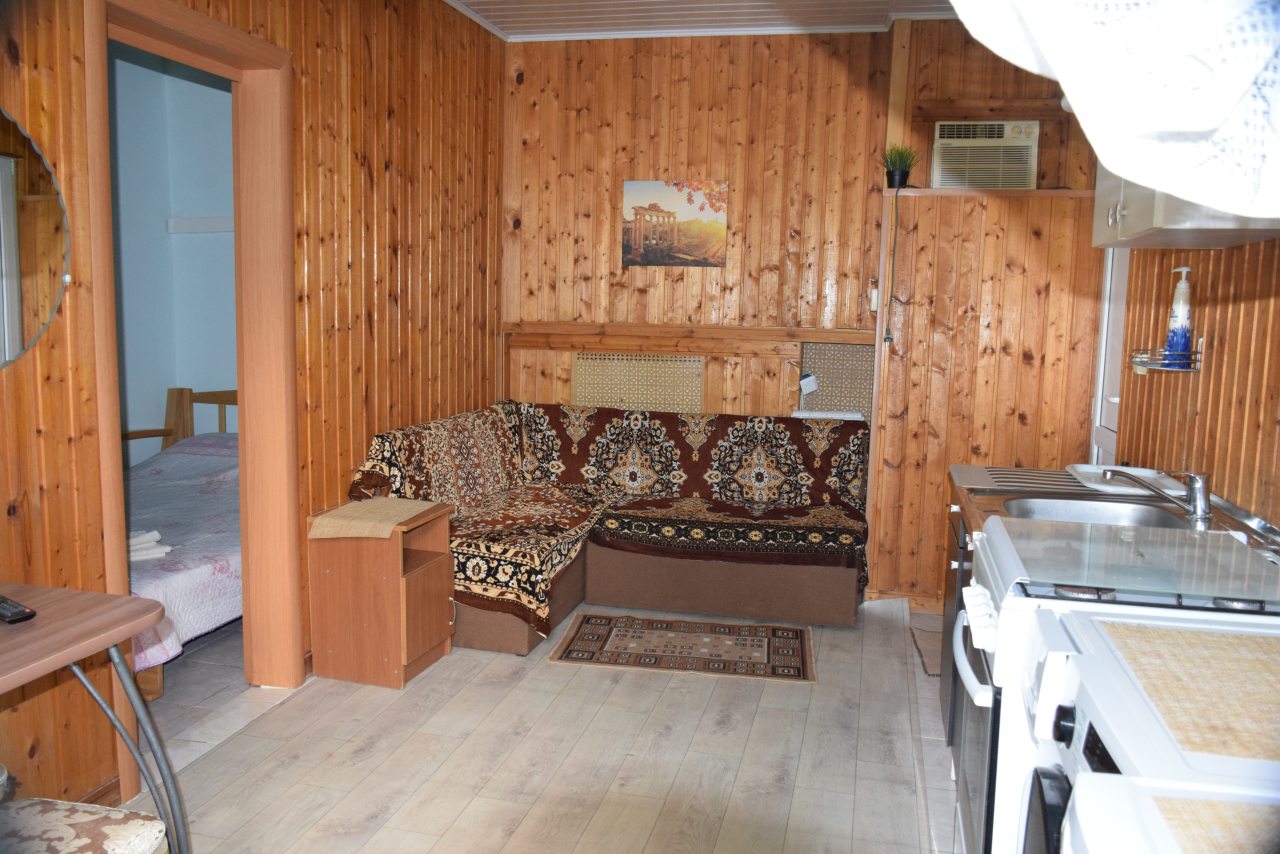 Студио на первом этаже