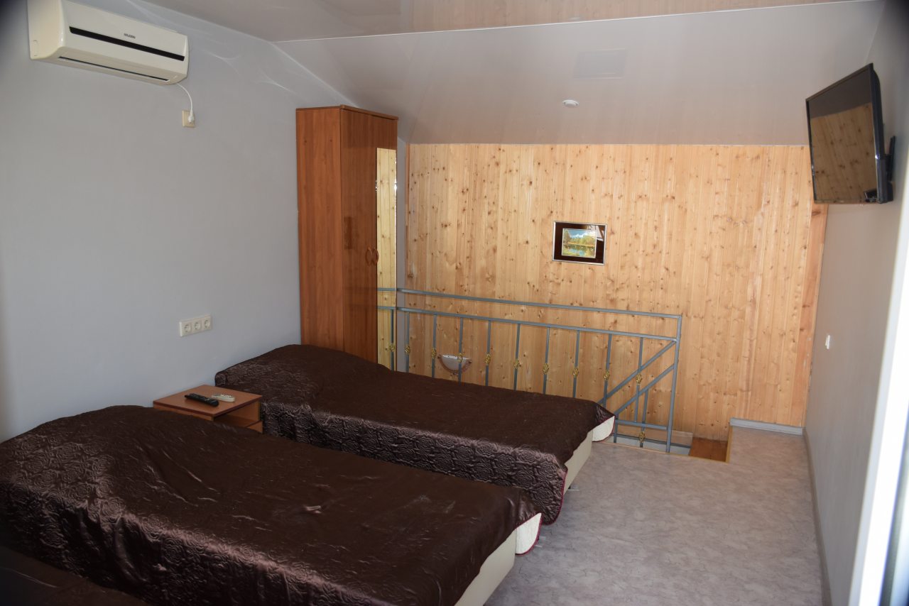 Апартаменты в двух уровнях ( второй этаж) номер 18