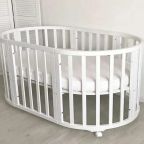 детская кроватка.