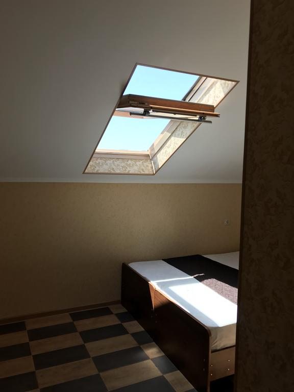 Двухместный (Стандартный двухместный номер с 1 кроватью или 2 отдельными кроватями) гостевого дома Амбассадор, Лазаревское