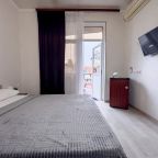 Двухместный (Стандарт с одной кроватью и балконом), Гостевой дом Морская Волна