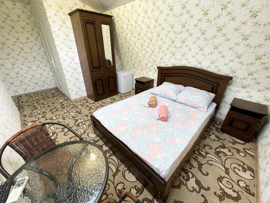 Двухместный (Мансардный 2-х местный с двуспальной кроватью) гостевого дома Камена, Анапа