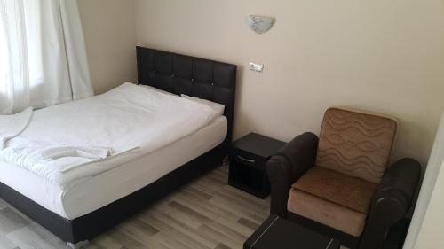 Двухместный (Улучшенный двухместный номер с 1 кроватью) гостевого дома Sunrise Aya Hotel, Памуккале