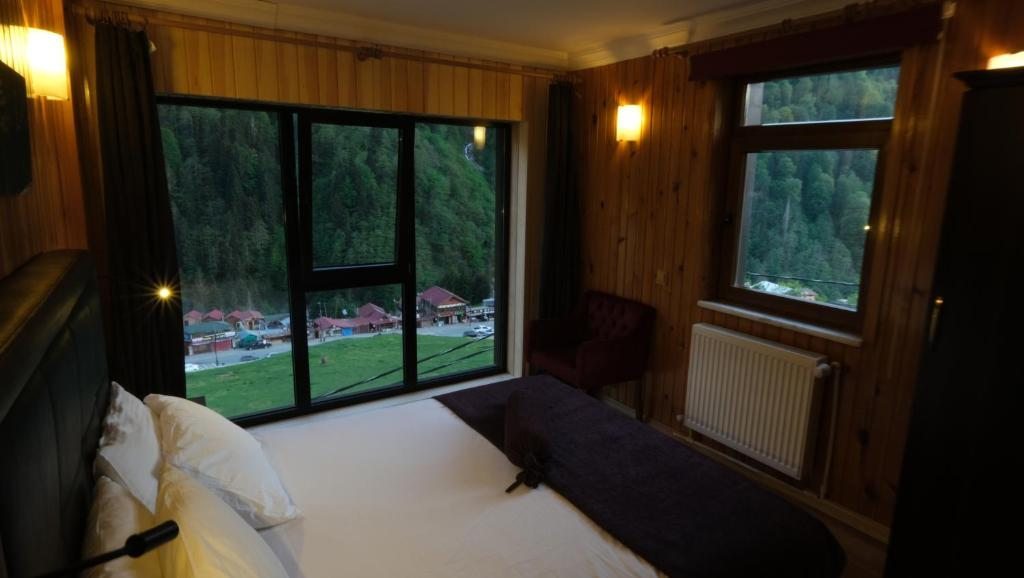 Двухместный (Стандартный двухместный номер с 1 кроватью и видом на водопад) отеля Villa de Pelit Hotel, Яйла-Айдер