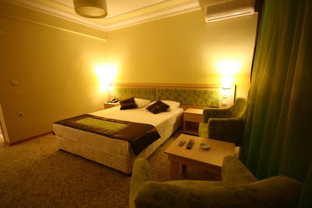 Двухместный (Классический двухместный номер с 1 кроватью и балконом) отеля Simsek, Эдирне