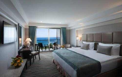 Двухместный (Стандартный двухместный номер с 1 кроватью или 2 отдельными кроватями и видом на море) курортного отеля Rixos Beldibi, Бельдиби