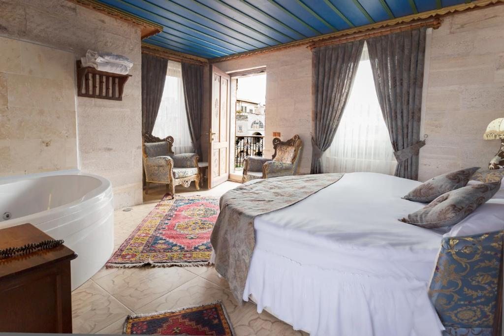 Сьюит (Роскошный люкс с гидромассажной ванной) отеля Hermes Cave Hotel, Учхисар