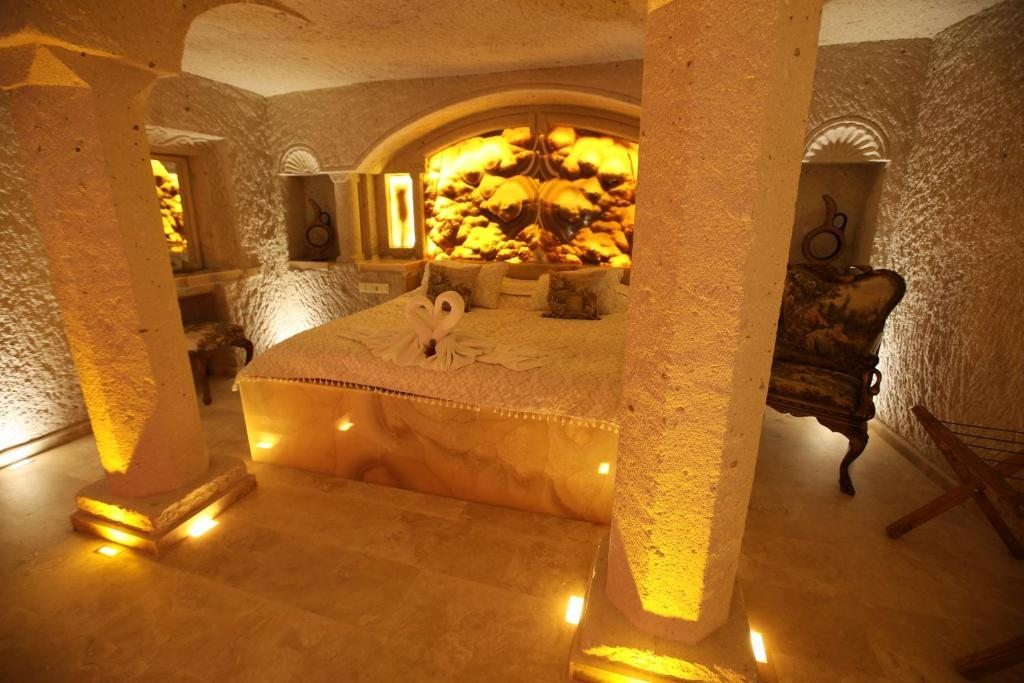 Сьюит (Королевский люкс в пещере) отеля Hotel Lalesaray, Учхисар