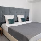 Комфортабельная кровать с ортопедическим матрасом