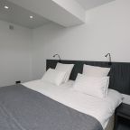 Комфортная кровать с ортопедическим матрасом