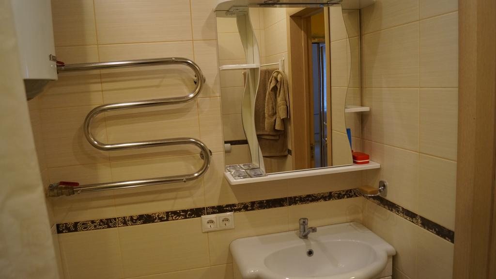 Двухместный (Двухместный номер с 2 отдельными кроватями и ванной комнатой) отеля Флагман, Электрогорск