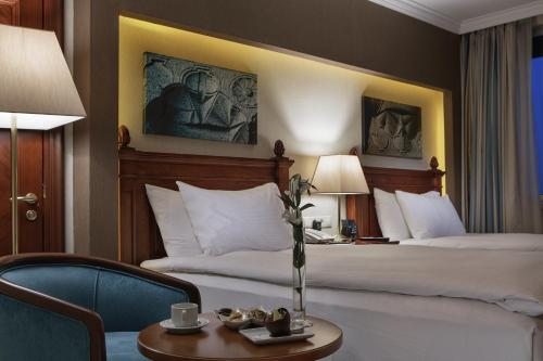 Двухместный (Представительский двухместный номер с 2 отдельными кроватями «Хилтон») отеля Hilton Kayseri, Кайсери