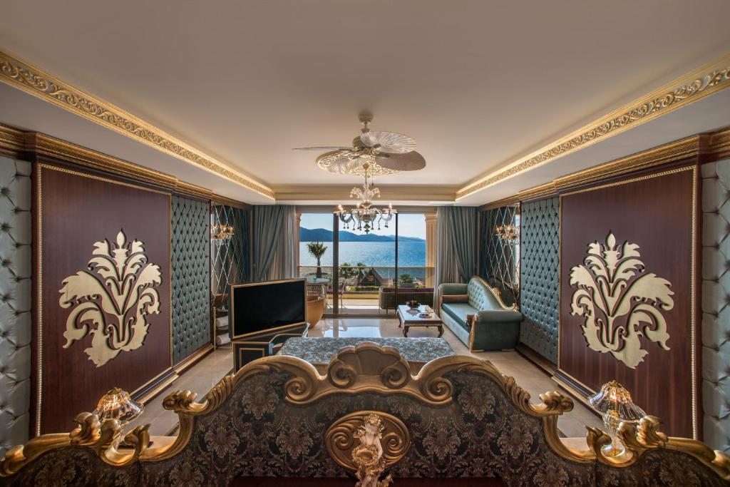 Двухместный (Номер Делюкс на верхнем этаже) курортного отеля The Bodrum by Paramount Hotels & Resorts, Торба