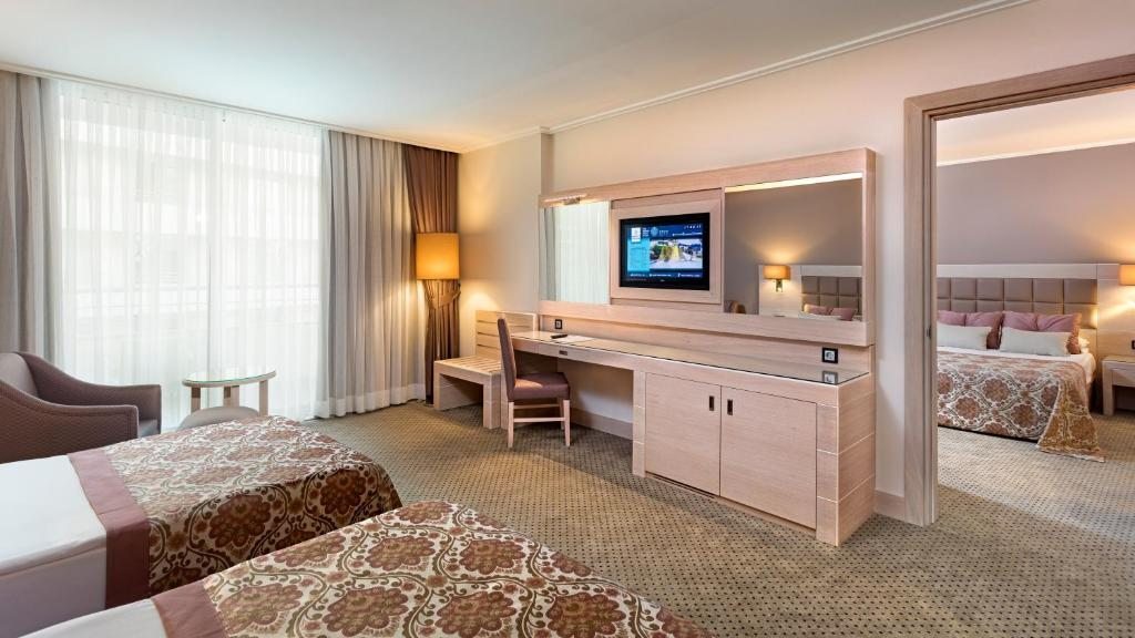 Семейный (Семейный номер (для 4 взрослых)) курортного отеля Miracle Resort, Лара
