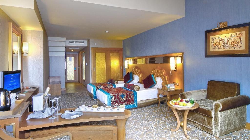 Семейный (Двухуровневый семейный номер с видом на море) курортного отеля Royal Holiday Palace, Лара