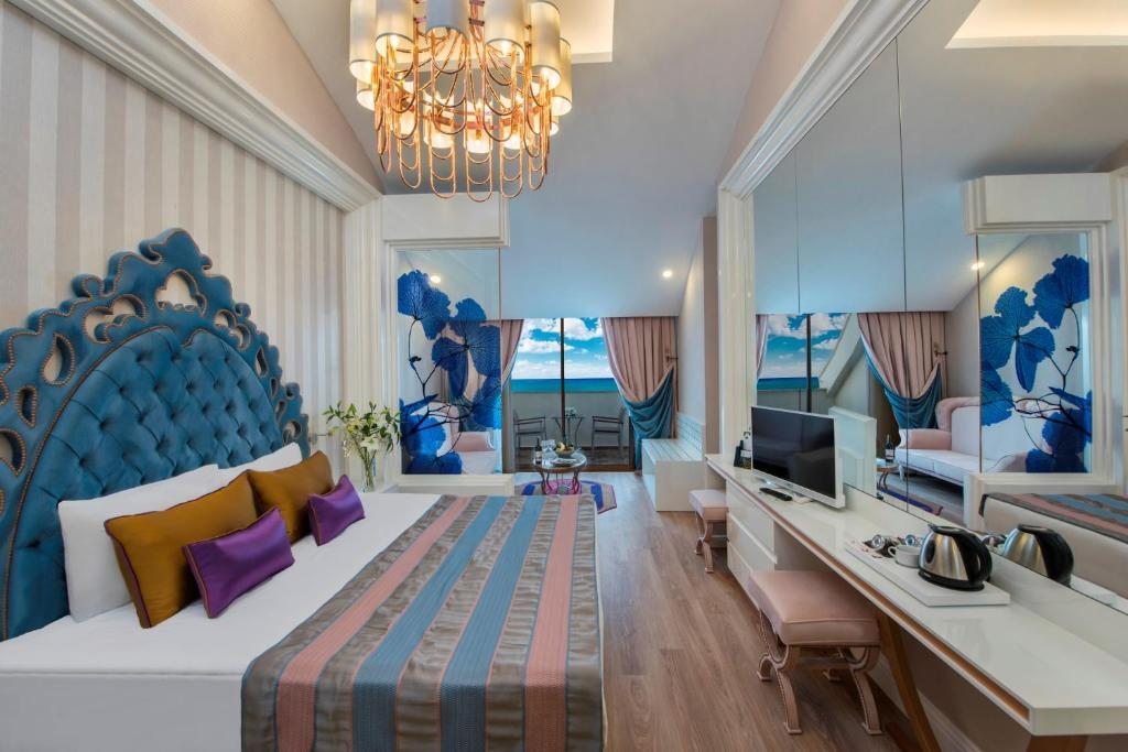 Сьюит (Номер «Будь романтиком» с боковым видом на море) курортного отеля Delphin BE Grand Resort, Лара
