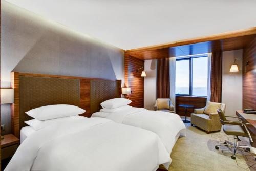 Двухместный (Двухместный номер Делюкс для курящих с 2 отдельными кроватями) отеля Sheraton Grand Samsun, Самсун