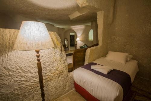 Сьюит (Королевский люкс в пещере) отеля Artemis Cave Suites, Гереме