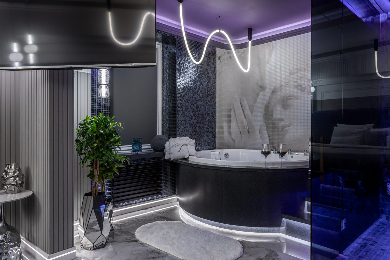 Люкс (РОСКОШЬ 2.0 С САУНОЙ И ДЖАКУЗИ), Апартаменты Домотелли на Пионерской