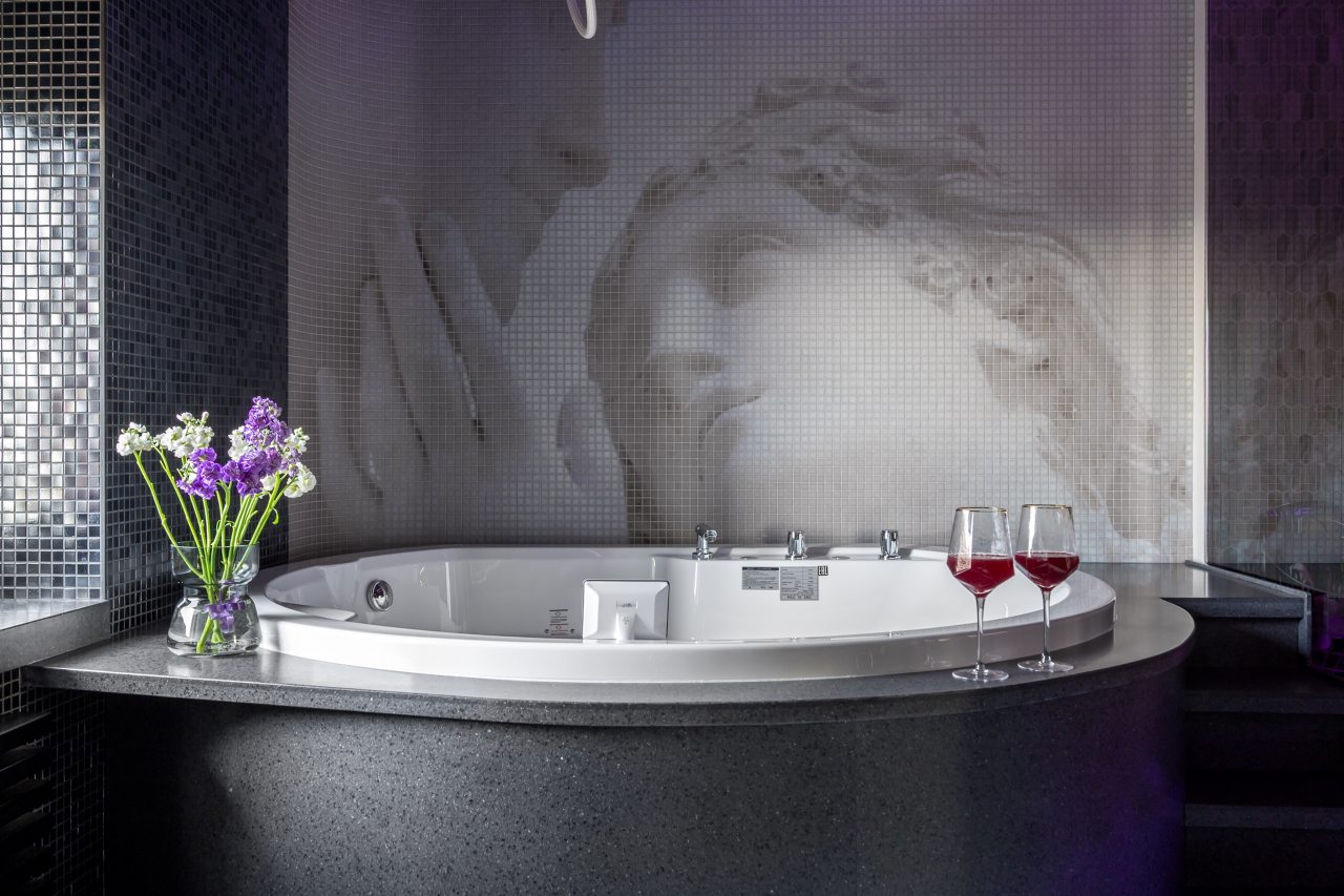 Люкс (РОСКОШЬ 2.0 С САУНОЙ И ДЖАКУЗИ), Апартаменты Домотелли на Пионерской