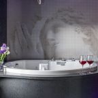 Люкс (РОСКОШЬ 2.0 С САУНОЙ И ДЖАКУЗИ), Апартаменты Домотелли на Пионерской