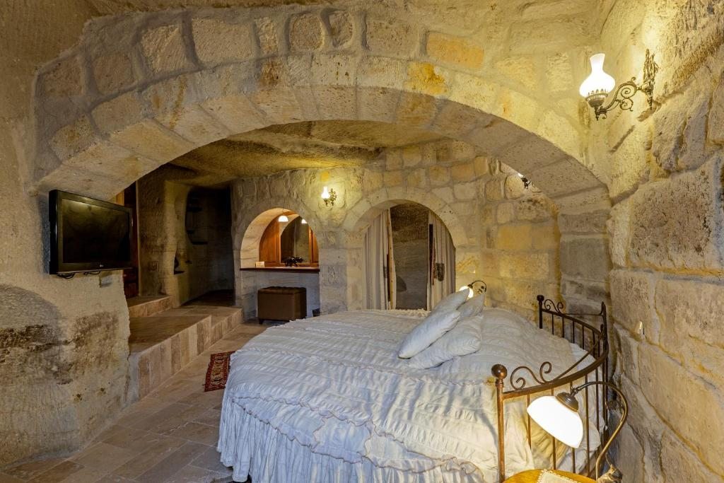 Сьюит (Люкс в пещере) отеля Mithra Cave, Гереме
