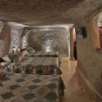 Семейный (Семейный номер), Shoestring Cave House