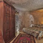 Семейный (Семейный номер), Shoestring Cave House