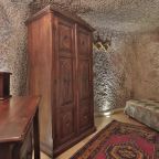 Семейный (Семейный номер), Shoestring Cave House