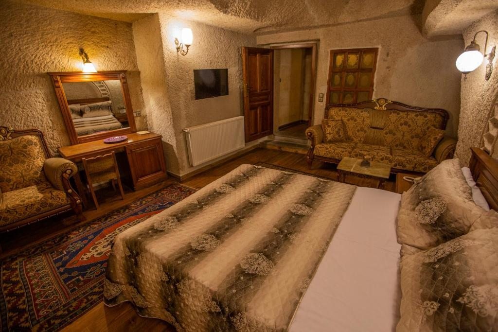 Сьюит (Люкс в пещере) отеля Stone House Cave Hotel, Гереме