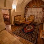 Сьюит (Люкс с балконом), Stone House Cave Hotel