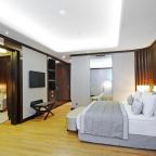 Сьюит (Представительский люкс для курящих гостей), Отель Crowne Plaza Bursa