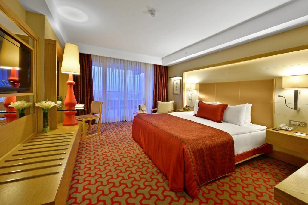 Двухместный (Улучшенный номер с кроватью размера «king-size») отеля Divan Bursa, Бурса