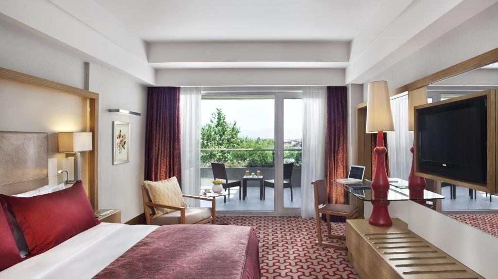Двухместный (Улучшенный номер с кроватью размера «king-size») отеля Divan Bursa, Бурса