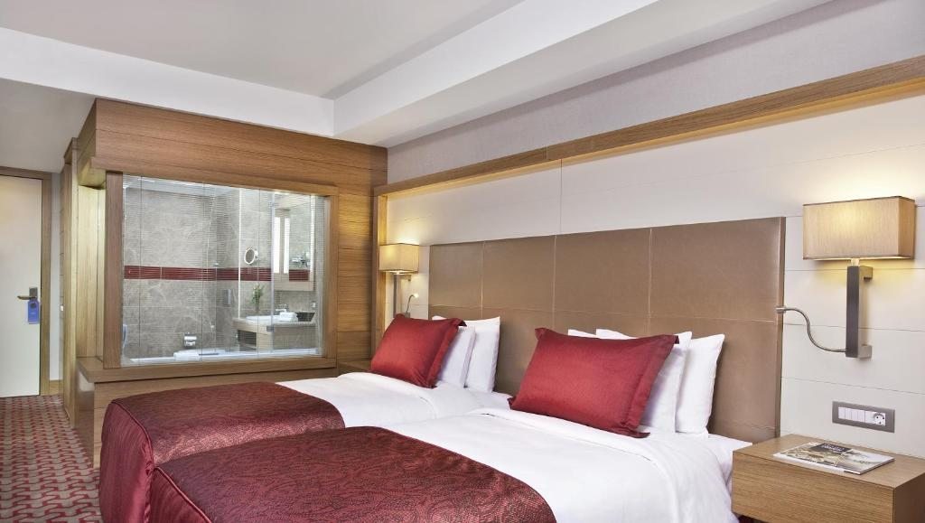 Двухместный (Улучшенный двухместный номер с 1 кроватью) отеля Divan Bursa, Бурса