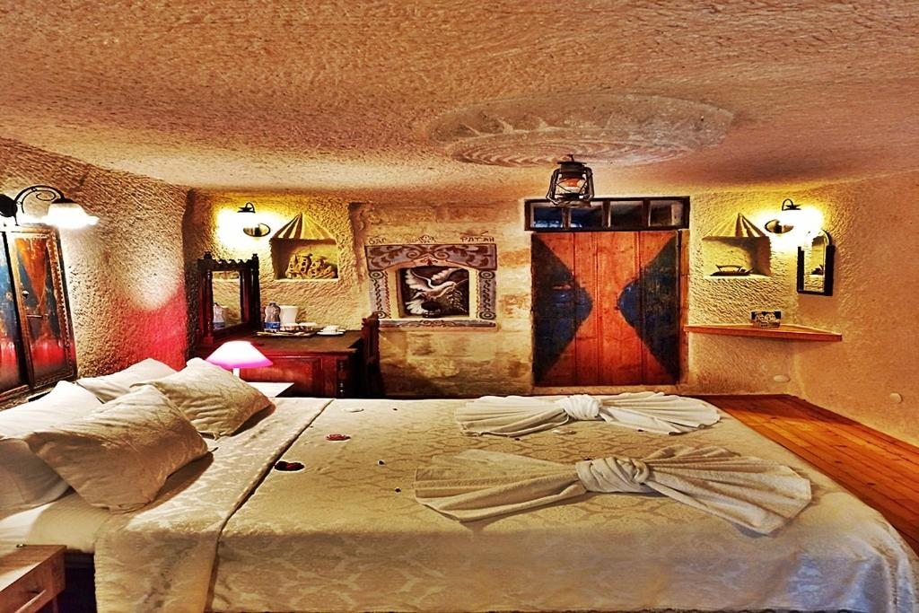 Двухместный (Улучшенный люкс «Пещера» 112) отеля Göreme Ascension Cave Suites, Гереме