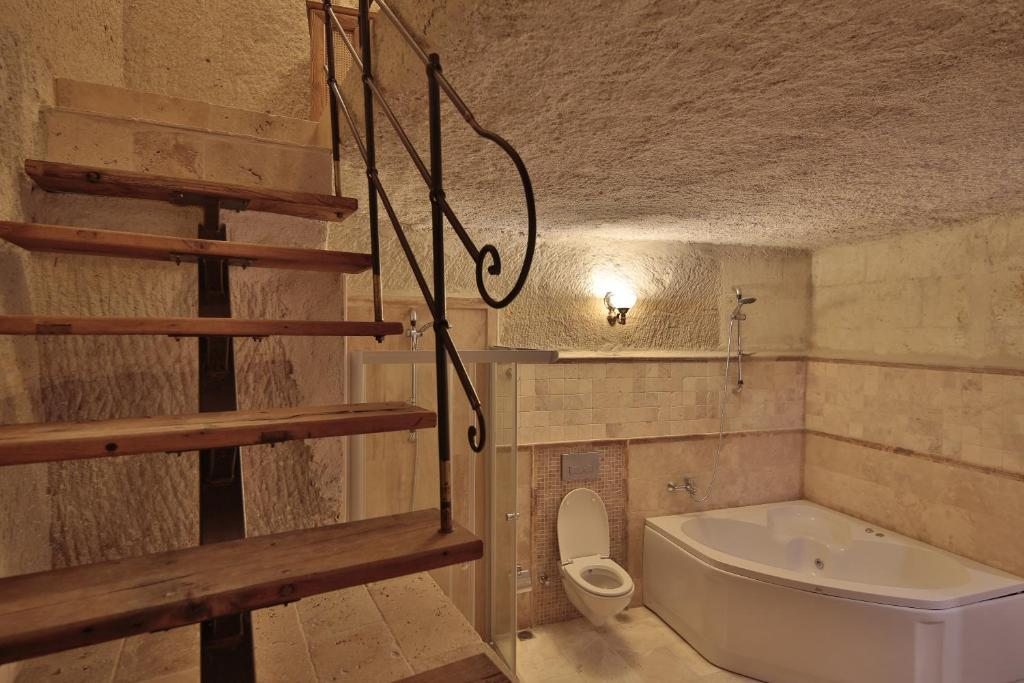 Двухместный (Каменный двухместный номер Делюкс с 1 кроватью) отеля Harman Cave Hotel, Гереме