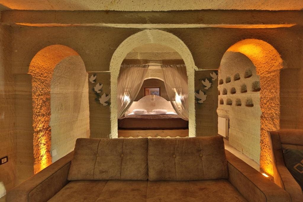 Двухместный (Люкс «Султан» в пещере) отеля Holiday Cave Hotel, Гереме