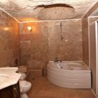 Двухместный (Двухместный номер Делюкс с 1 кроватью), Holiday Cave Hotel