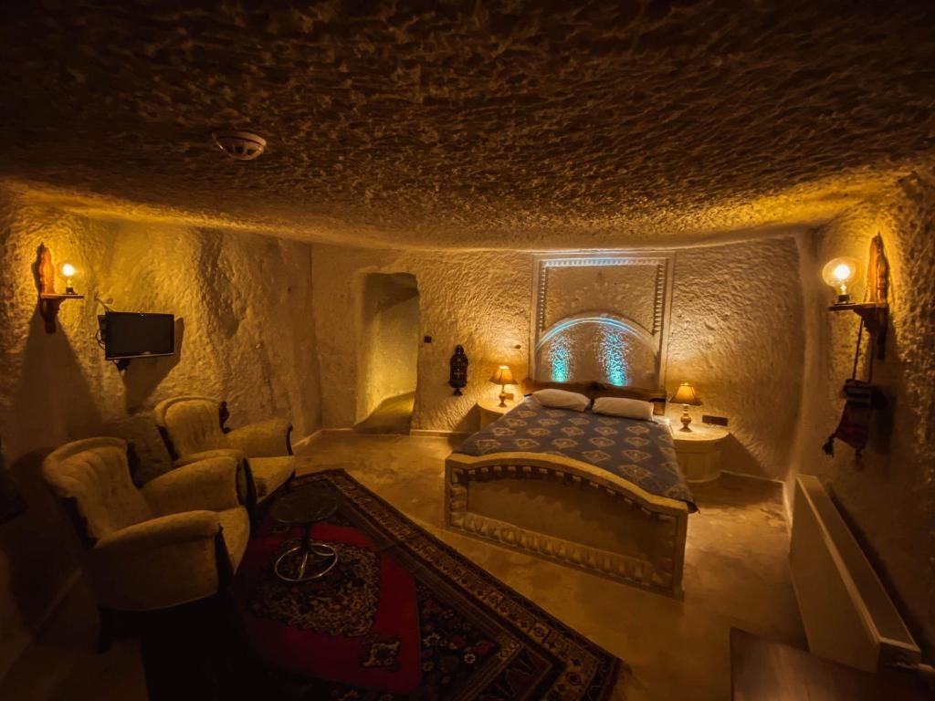 Сьюит (Люкс с гидромассажной ванной) отеля Lalezar Cave Hotel, Гереме