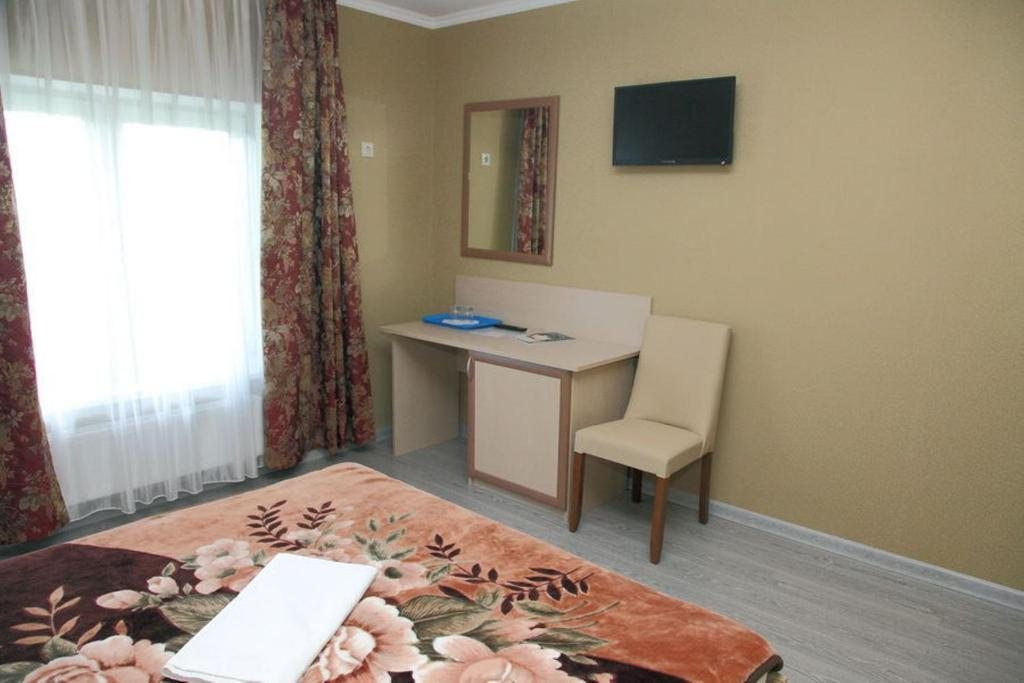 Двухместный (Просторный двухместный номер с 2 отдельными кроватями) гостиницы Садко, Лосино-Петровский