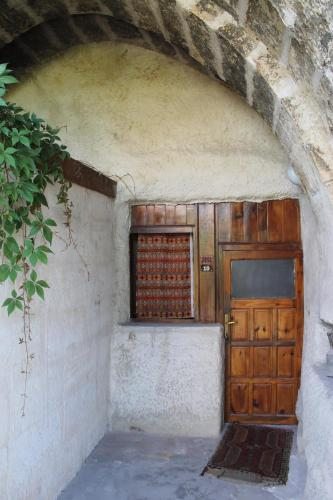 Четырехместный (Стандартный четырехместный номер «Пещера») отеля Yasin's Place Cave Hotel, Гереме