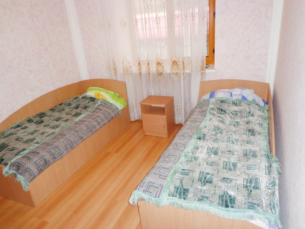 Двухместный (Эконом) гостиницы Здоровье, Орехово, Крым