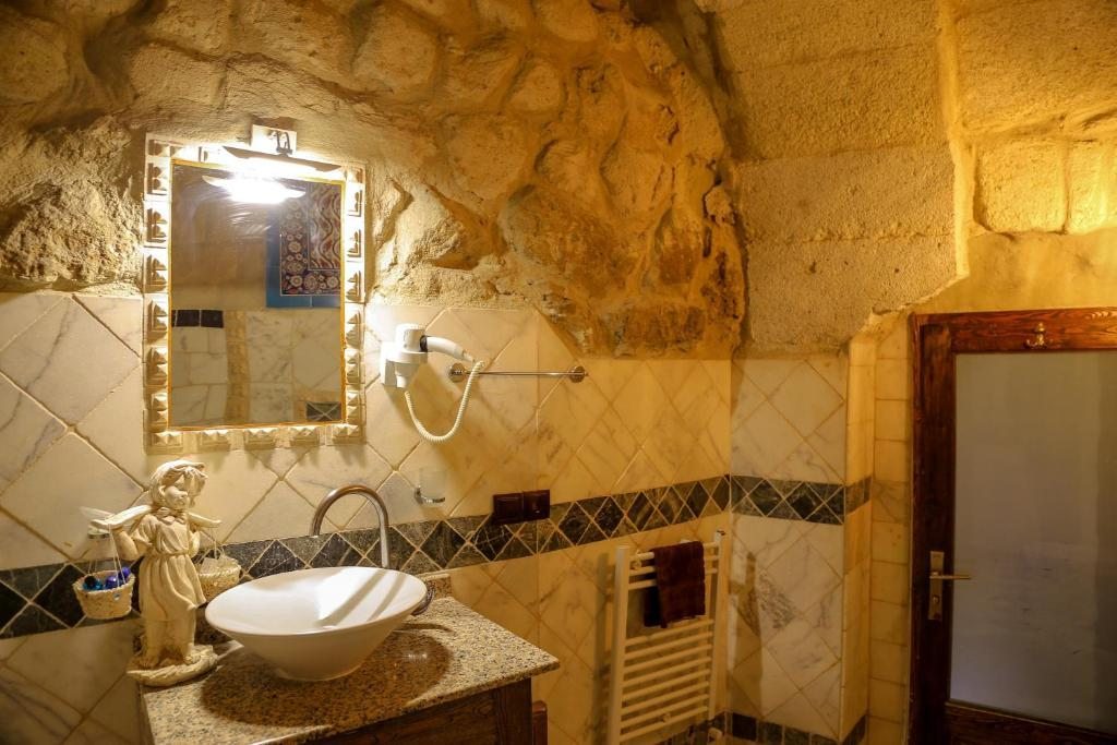 Двухместный (Улучшенный каменный номер), Goreme Palace Cave Hotel